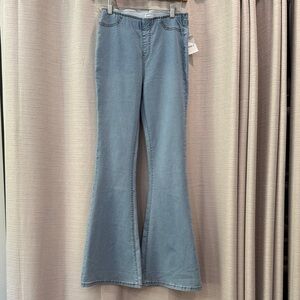 NWT Forever 21 Denim Blue Flare Leg  Pull On Jeans Size M